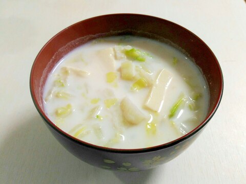 やさしい味わい☆豆腐と白菜の和風ミルクスープ